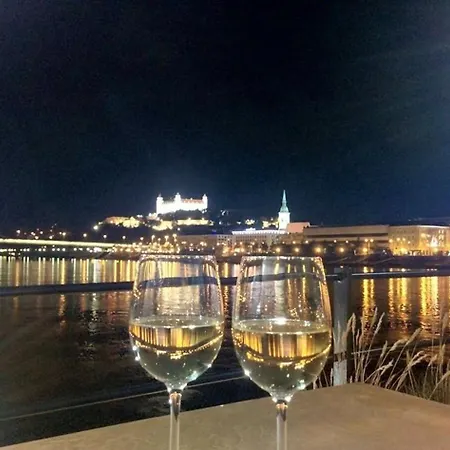 Near The Old Bridge Appartement Bratislava